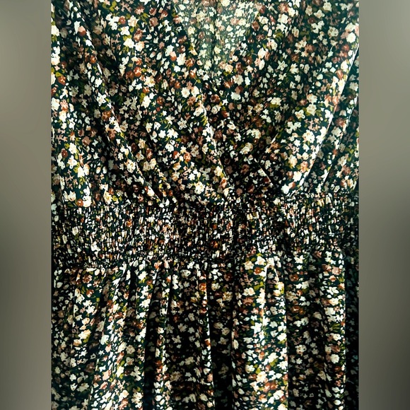 Floral V neck midi dress with cinched waist, ruffle bottom, wide sleeves, 0XL - Picture 6 of 6